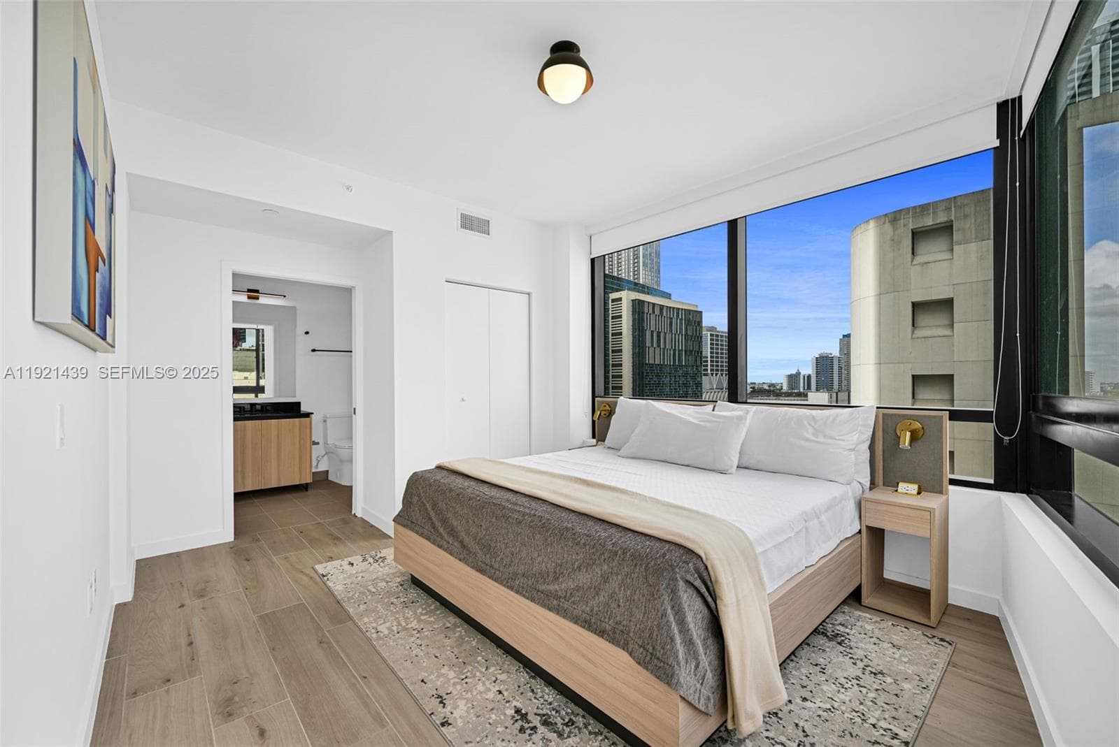 225 N Miami Avenue # 901, Miami FL 33128 — 16