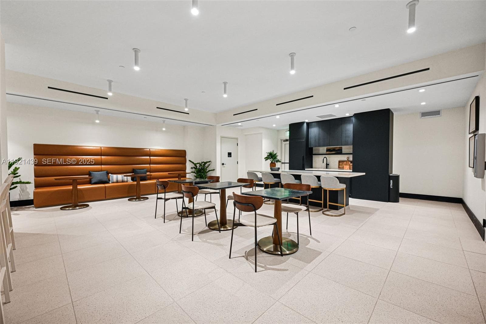 225 N Miami Avenue # 901, Miami FL 33128 — 36