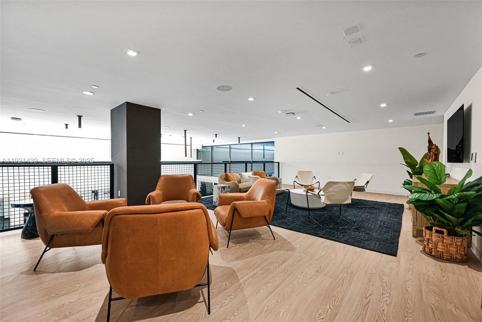 225 N Miami Avenue # 901, Miami FL 33128 — 32