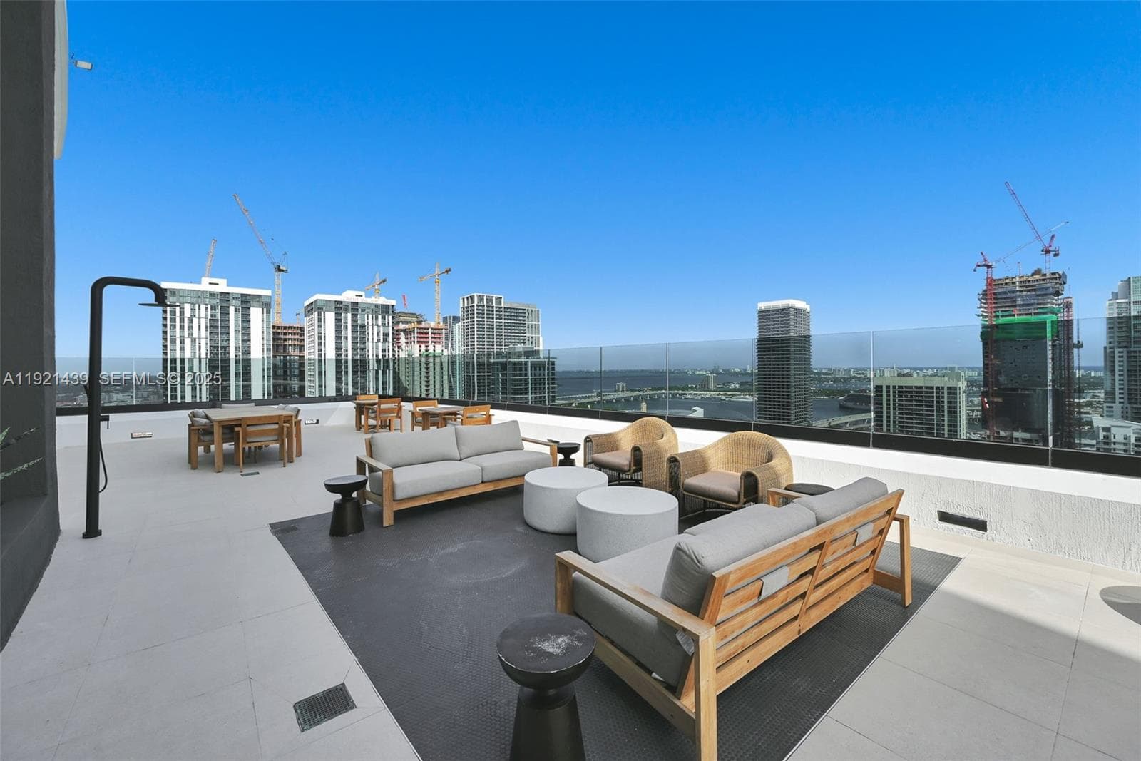 225 N Miami Avenue # 901, Miami FL 33128 — 49