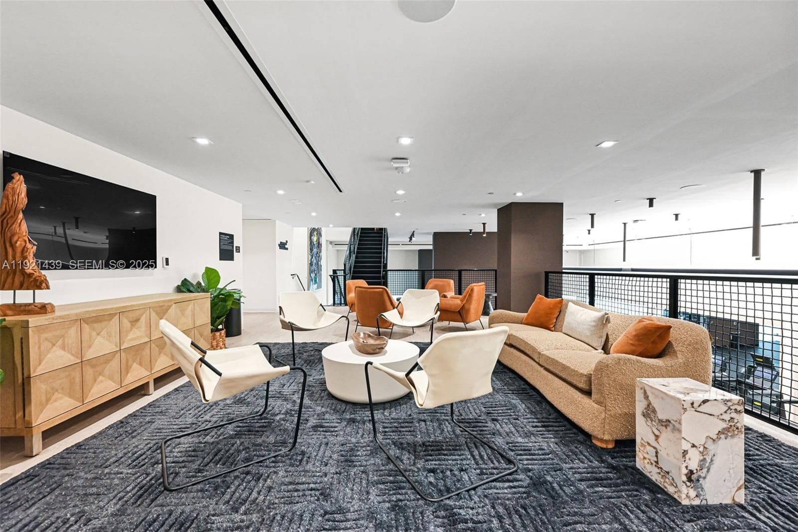 225 N Miami Avenue # 901, Miami FL 33128 — 33