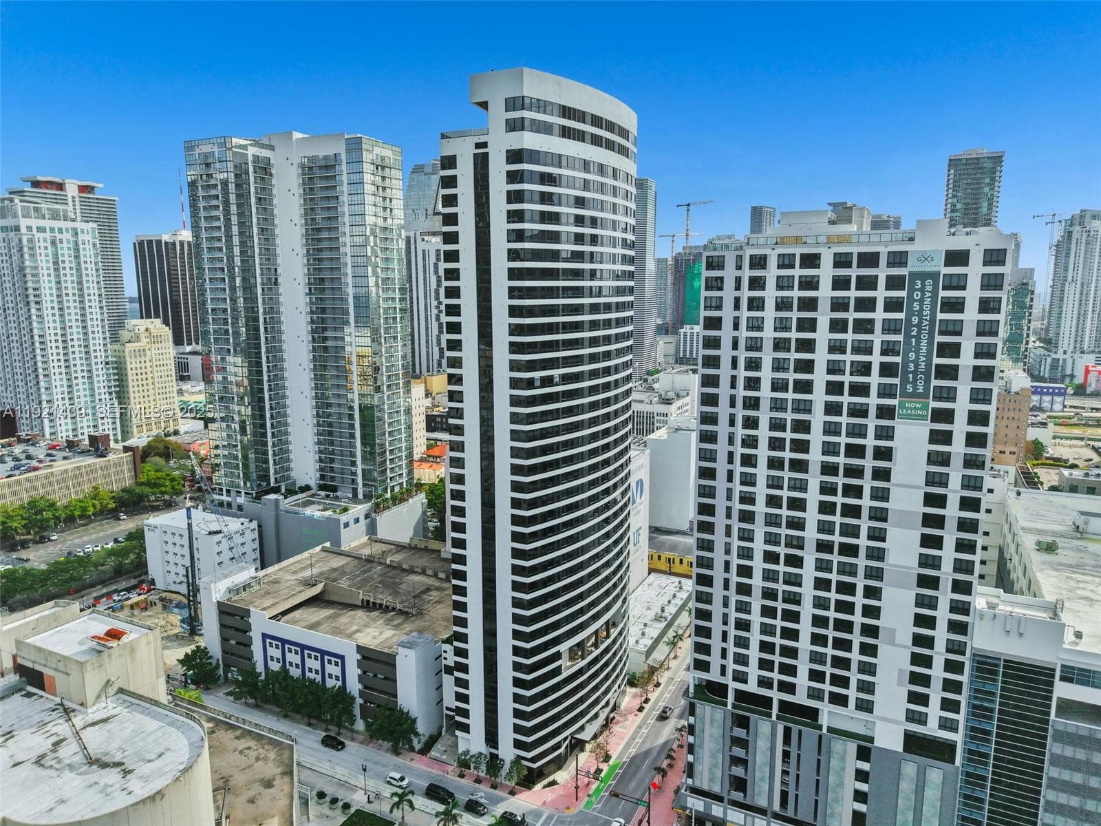 225 N Miami Avenue # 901, Miami FL 33128 — 50