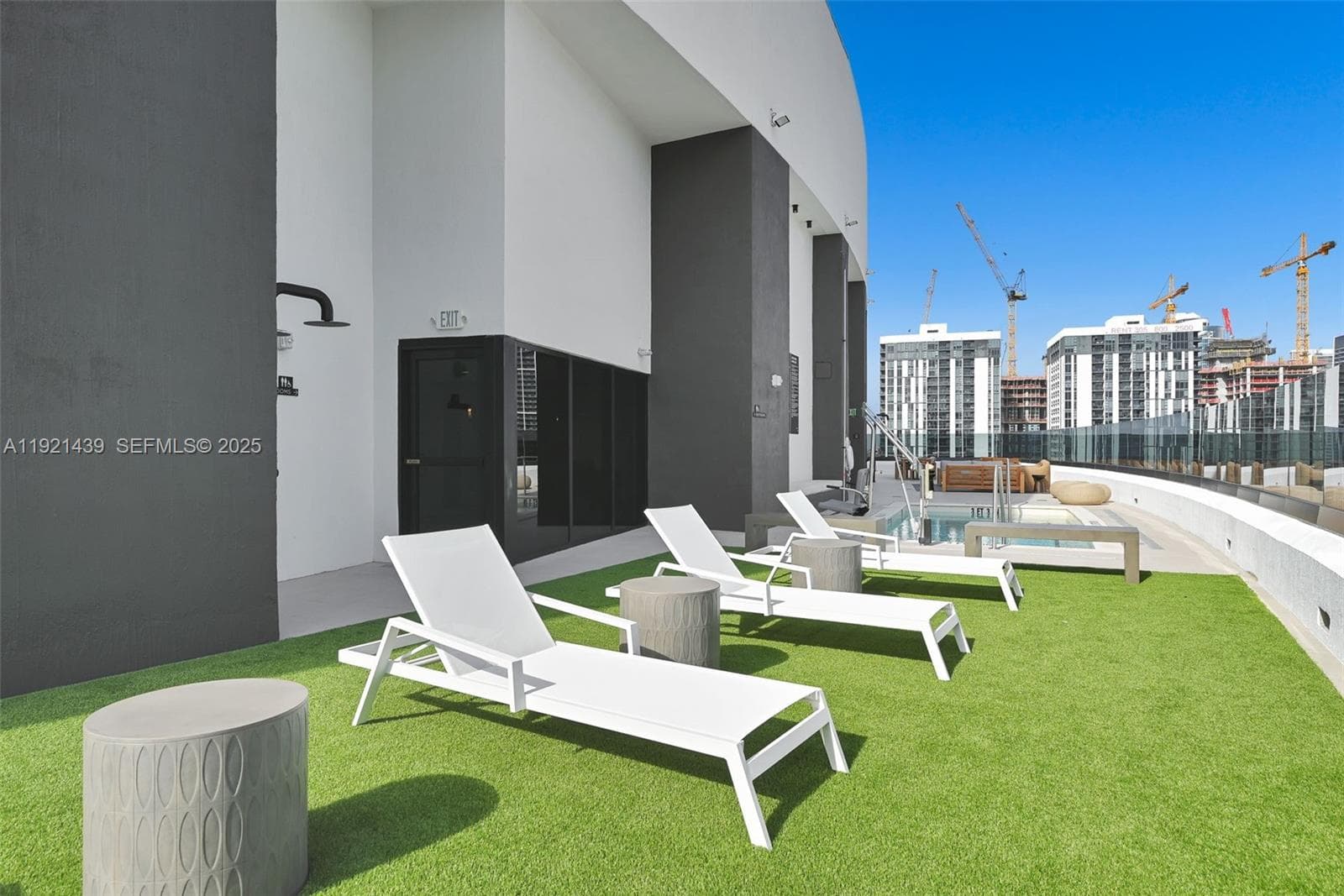 225 N Miami Avenue # 901, Miami FL 33128 — 48