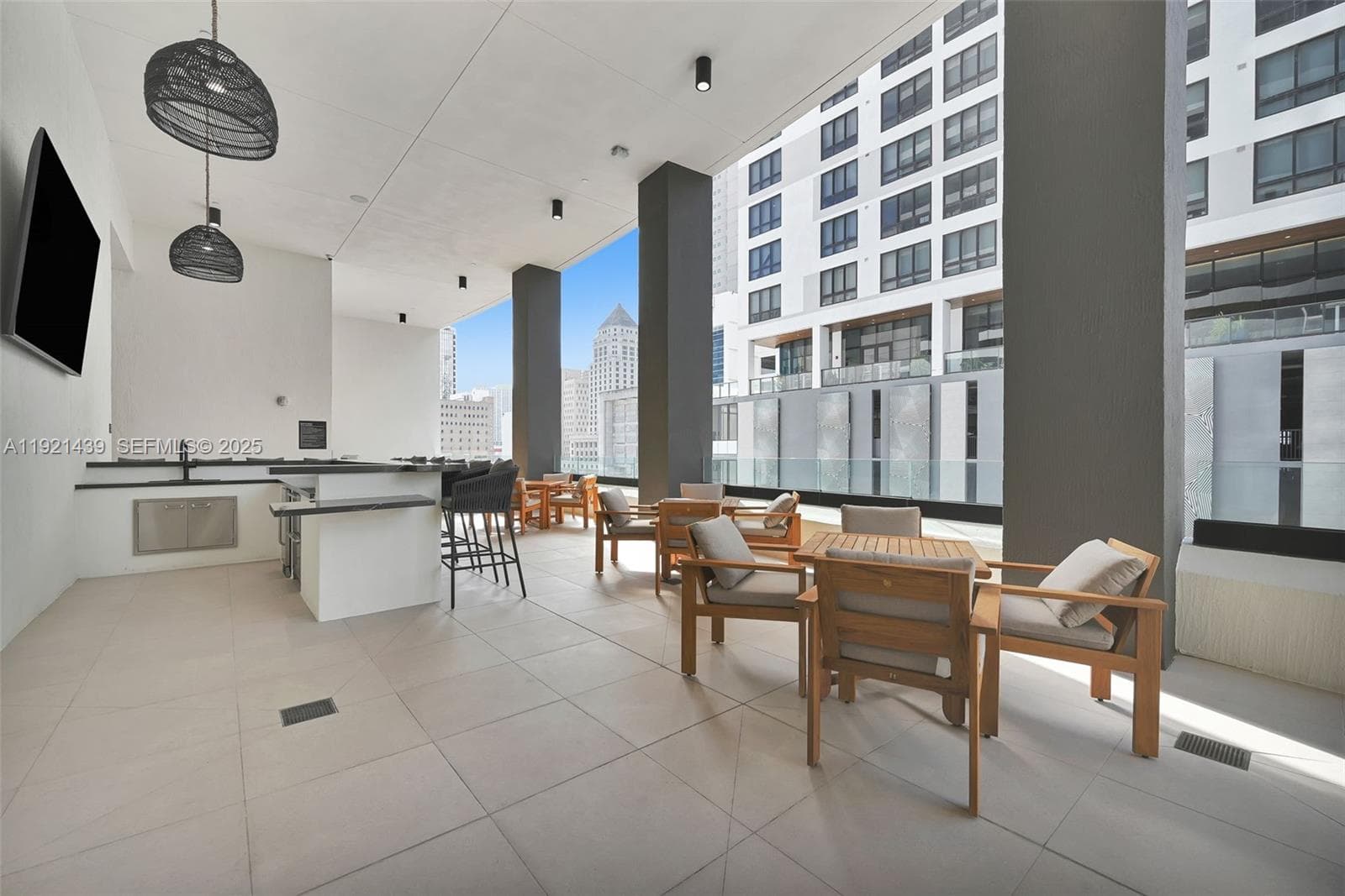 225 N Miami Avenue # 901, Miami FL 33128 — 40