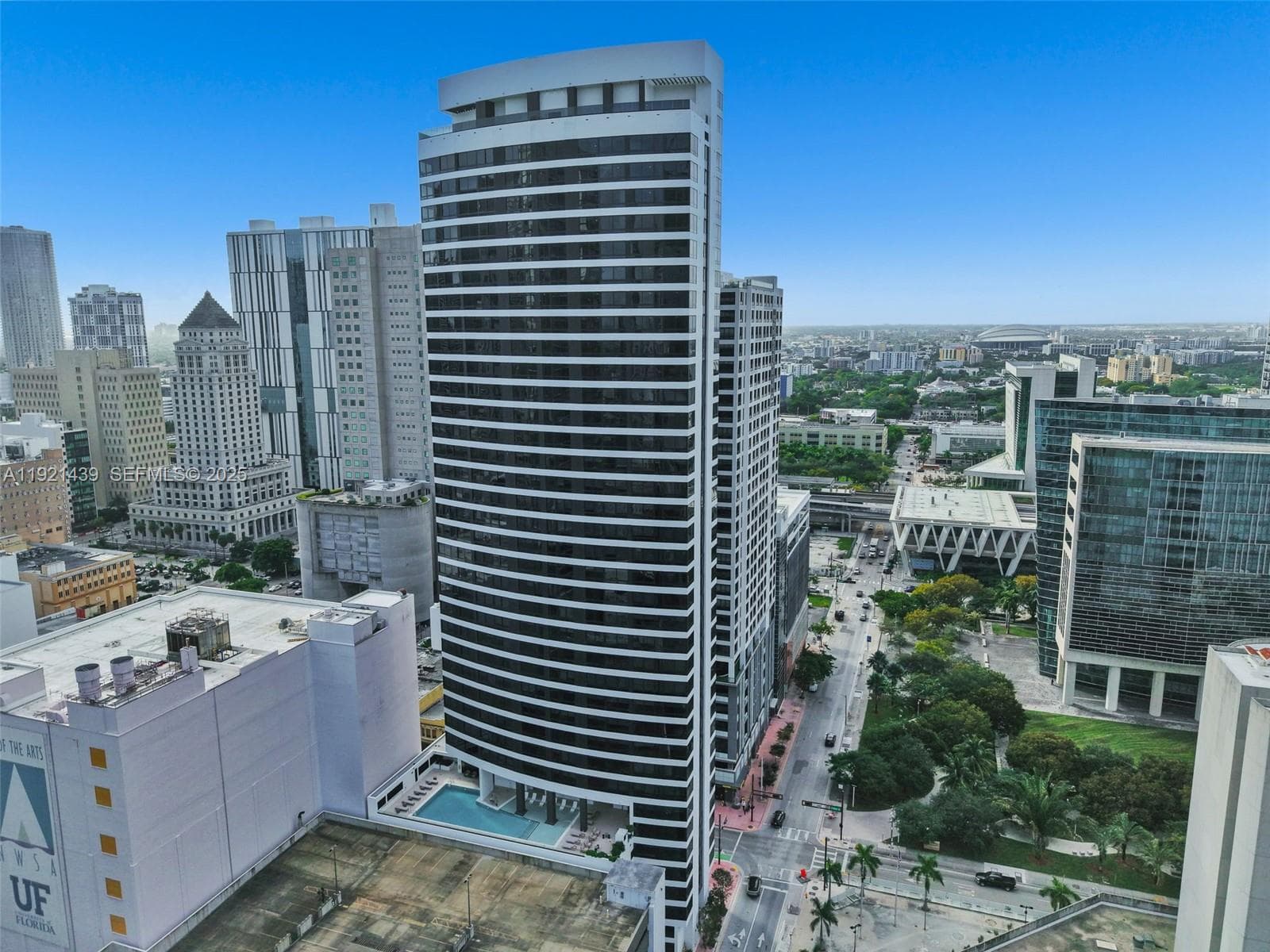 225 N Miami Avenue # 901, Miami FL 33128 — 4