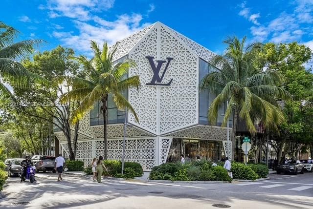 37 NE 44th St, Miami FL 33137 — 62