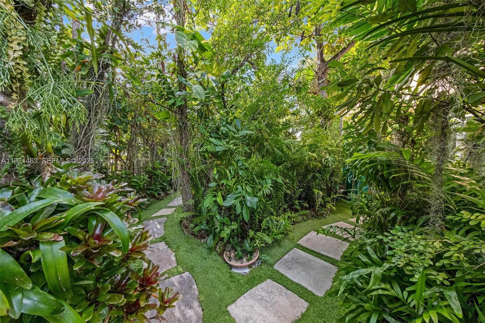 37 NE 44th St, Miami FL 33137 — 23