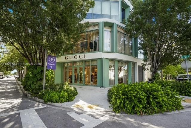 37 NE 44th St, Miami FL 33137 — 52