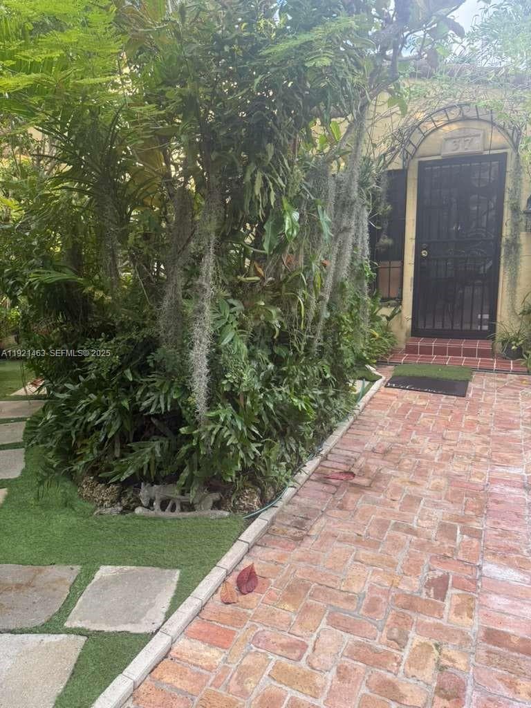 37 NE 44th St, Miami FL 33137 — 47