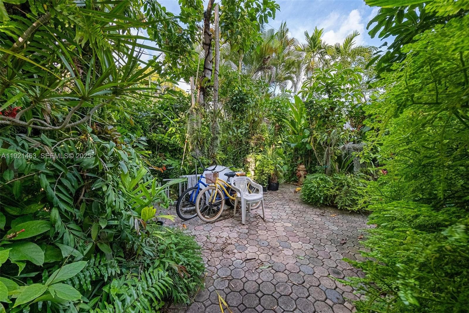 37 NE 44th St, Miami FL 33137 — 32