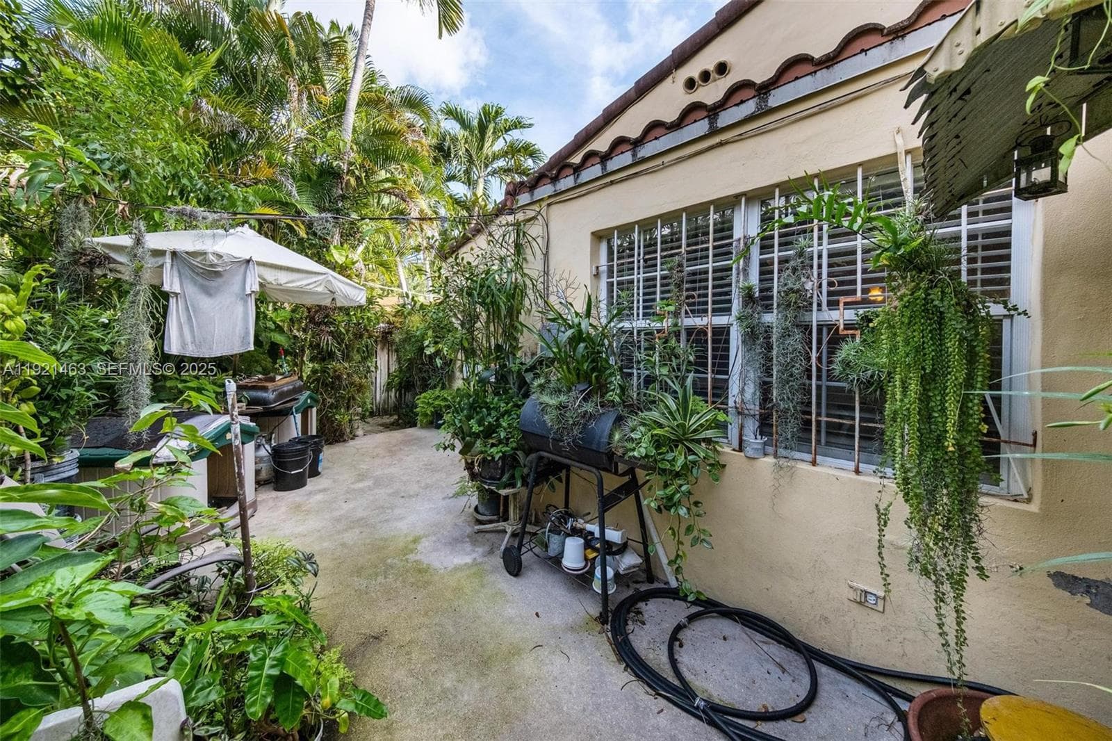 37 NE 44th St, Miami FL 33137 — 37