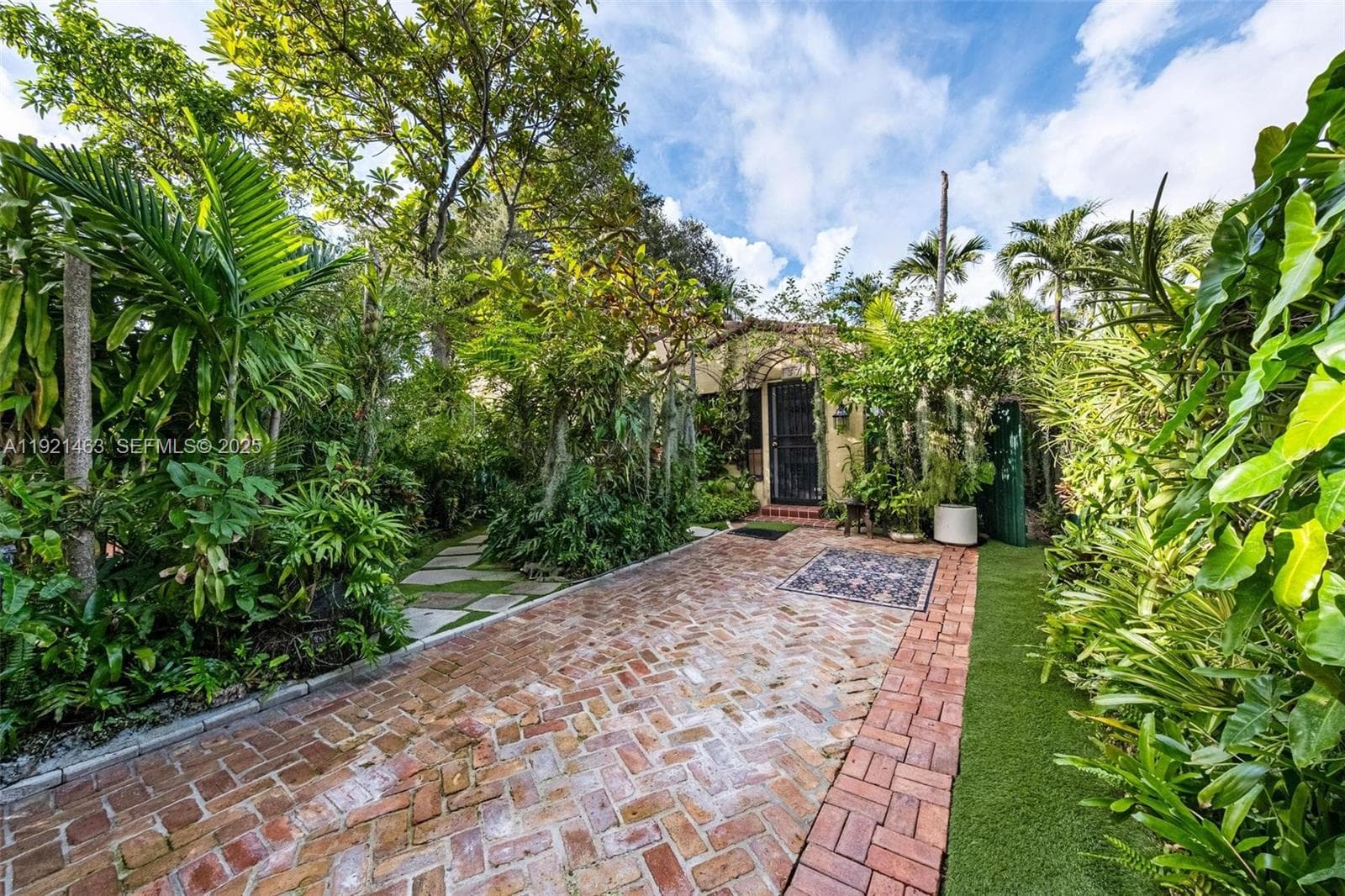37 NE 44th St, Miami FL 33137 — 15