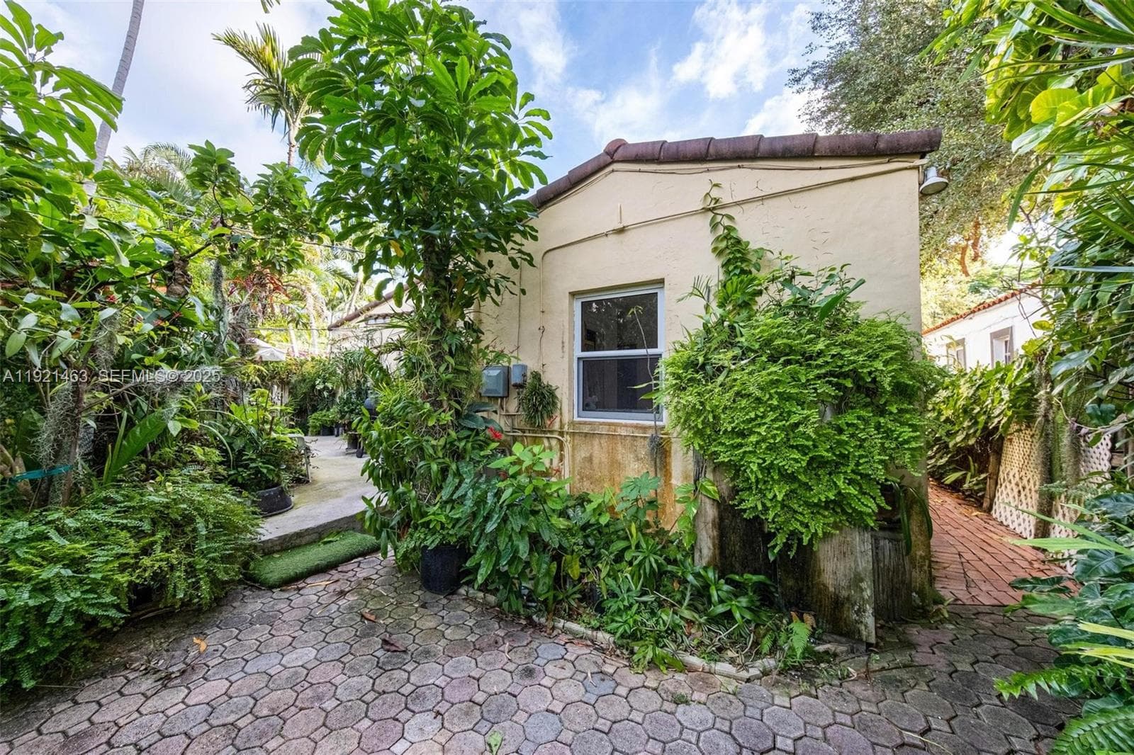 37 NE 44th St, Miami FL 33137 — 35