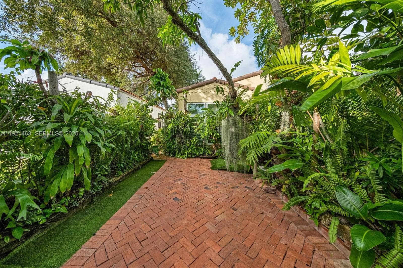 37 NE 44th St, Miami FL 33137 — 25