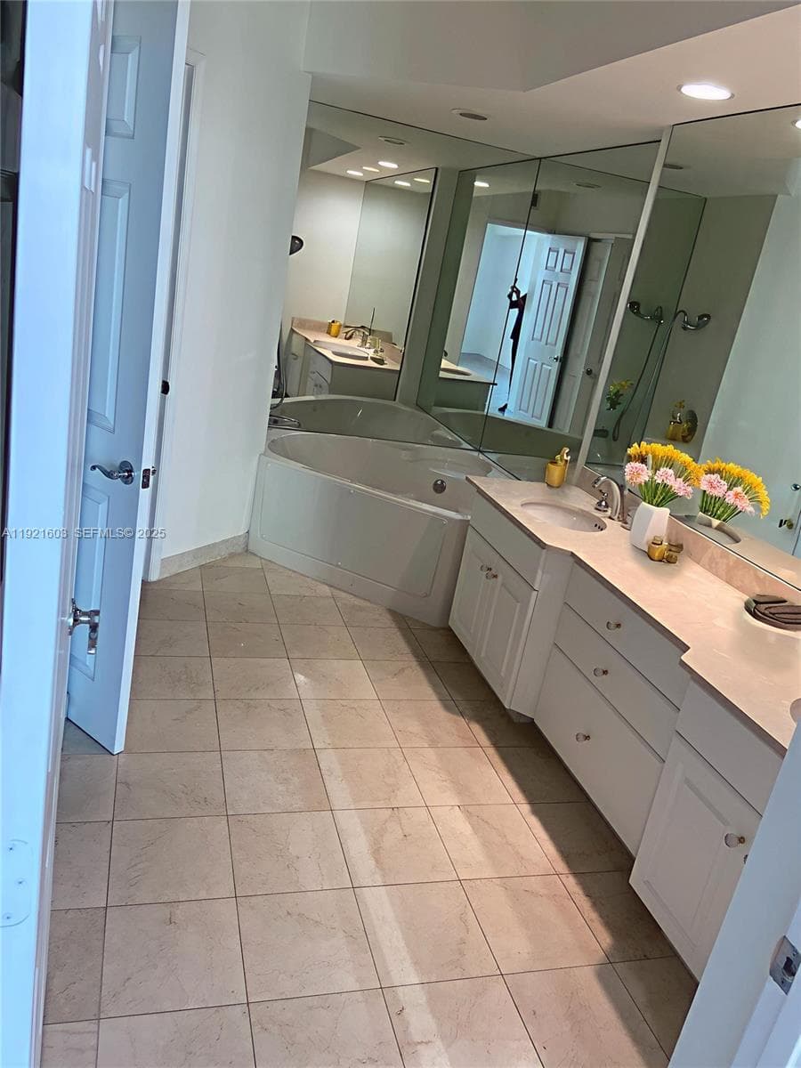 3370 Hidden Bay Dr # 1914, Aventura FL 33180 — 18