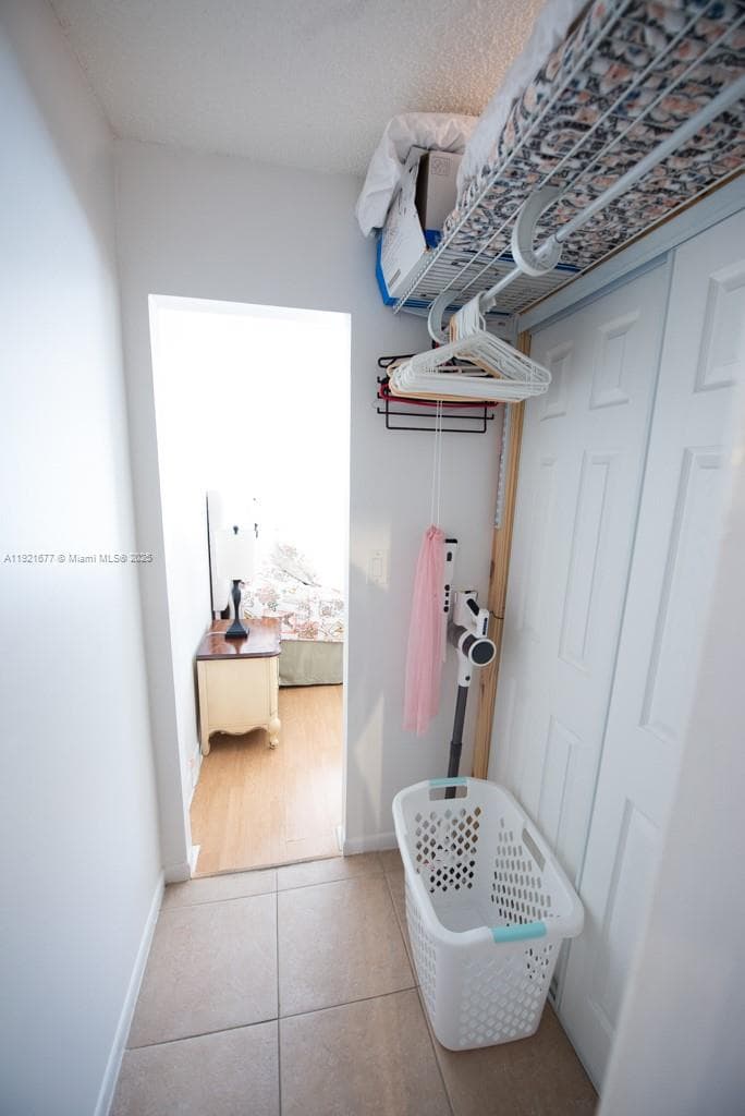 201 178th Dr # 323, Sunny Isles Beach FL 33160 — 33