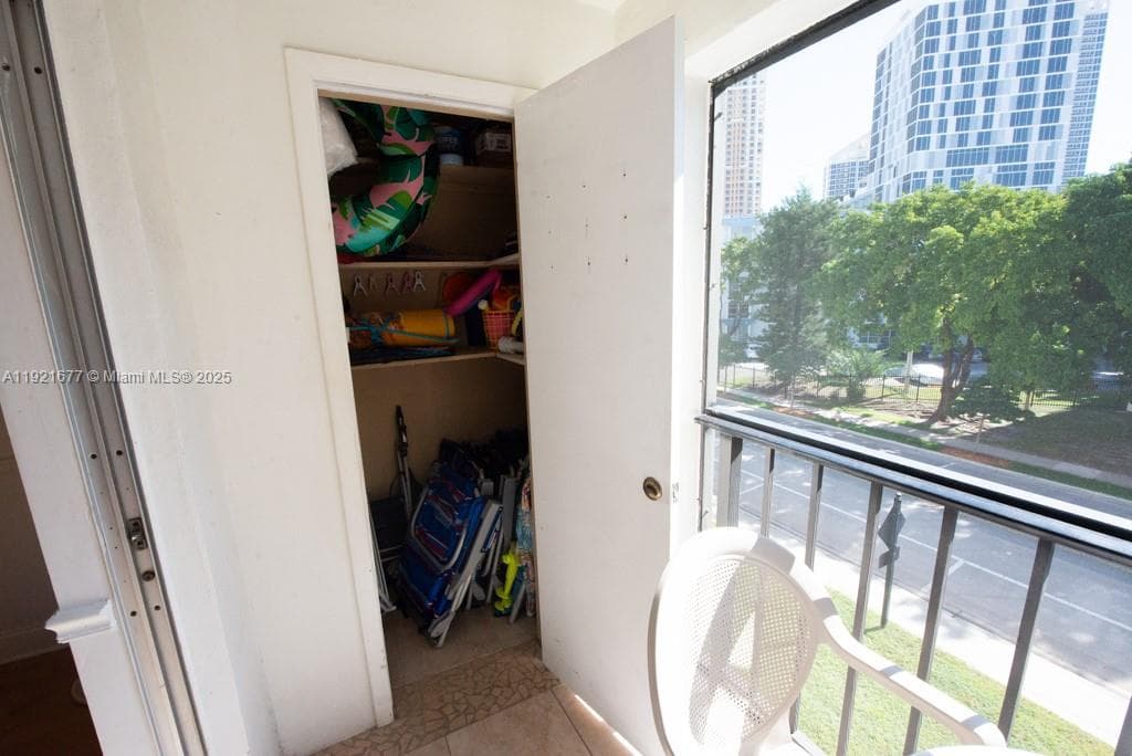 201 178th Dr # 323, Sunny Isles Beach FL 33160 — 48