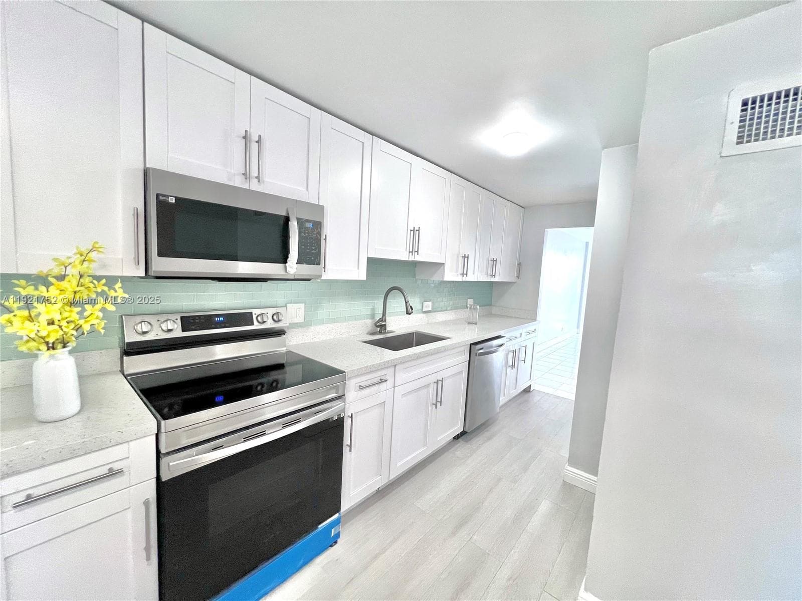 3660 NE 166th St # 505, North Miami Beach FL 33160 — 6