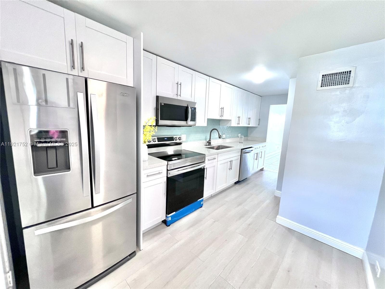 3660 NE 166th St # 505, North Miami Beach FL 33160 — 5