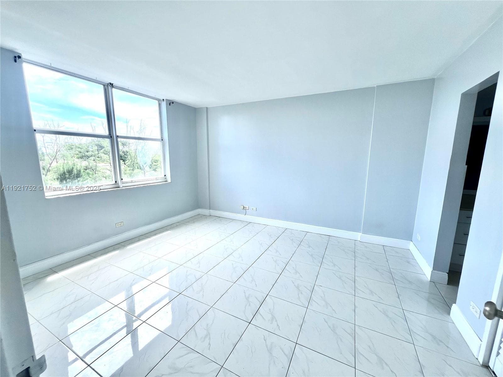 3660 NE 166th St # 505, North Miami Beach FL 33160 — 9