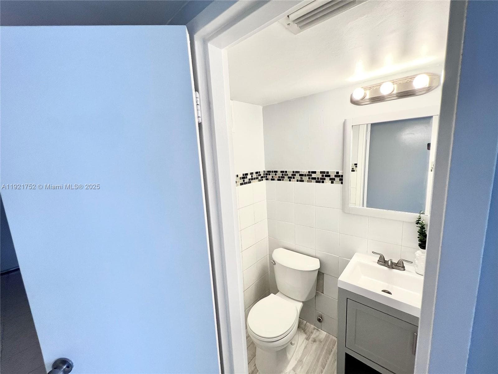 3660 NE 166th St # 505, North Miami Beach FL 33160 — 18