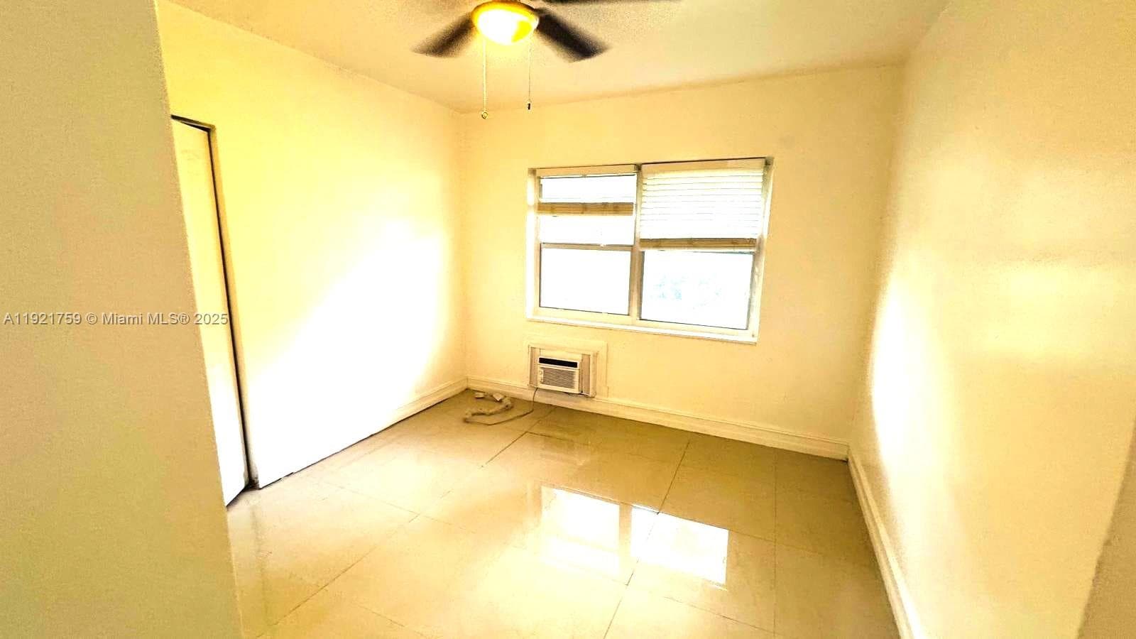 Marseilles Condo, Miami Beach, FL — 6