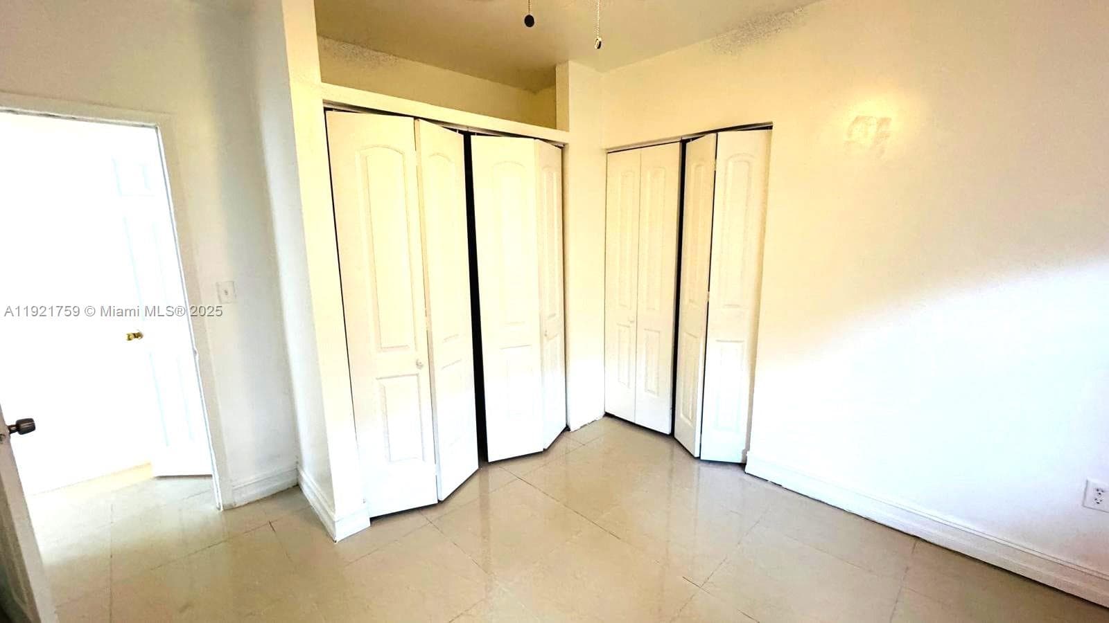 Marseilles Condo, Miami Beach, FL — 5