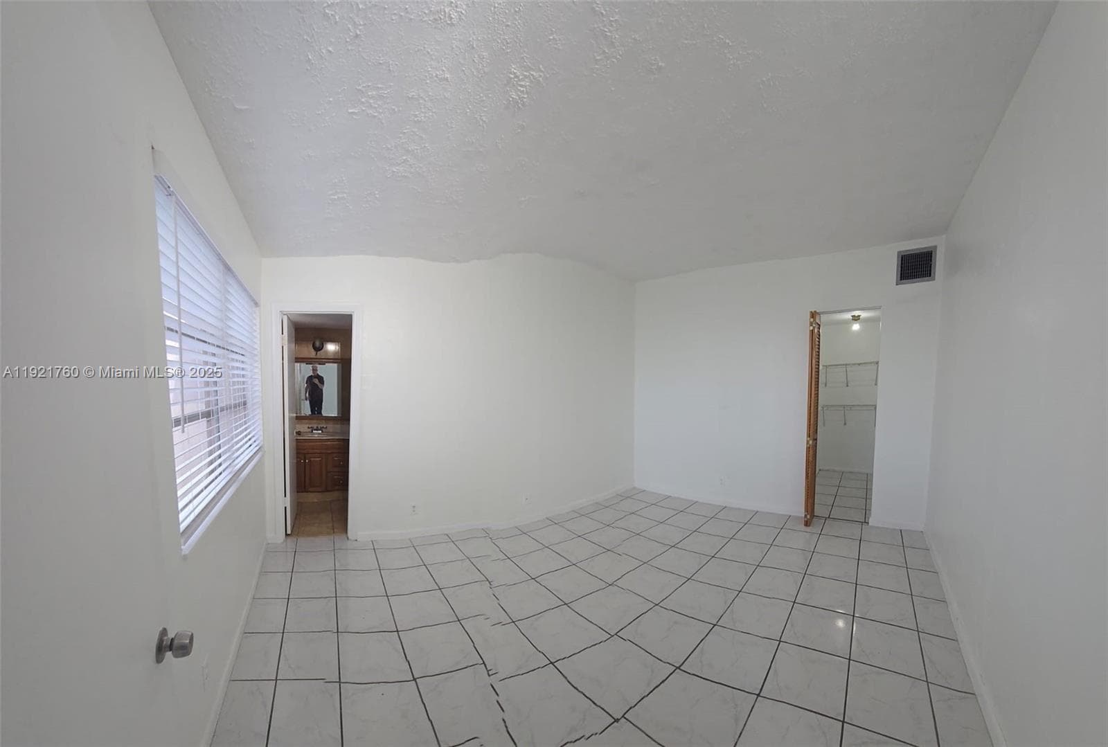 13707 Kendale Lakes Cir, Miami FL 33183 — 6