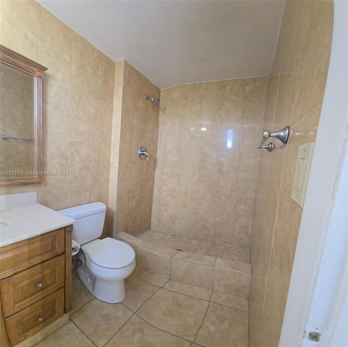 13707 Kendale Lakes Cir, Miami FL 33183 — 12