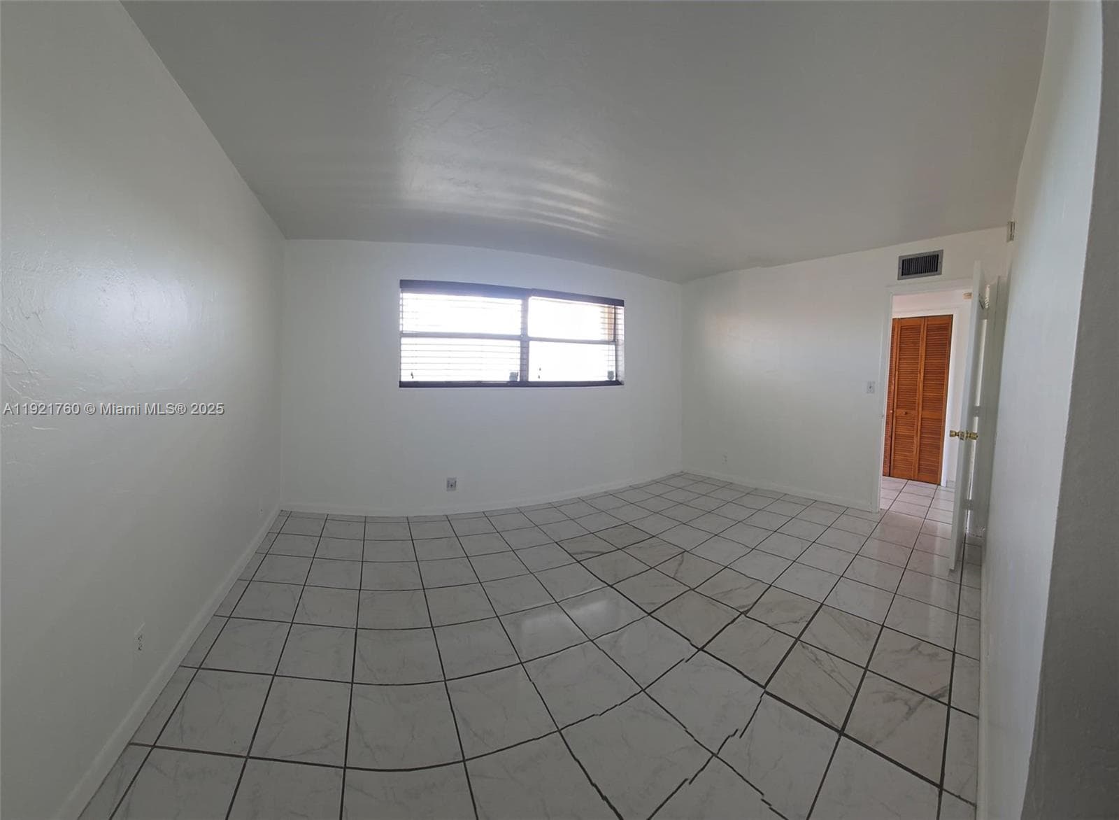 13707 Kendale Lakes Cir, Miami FL 33183 — 11