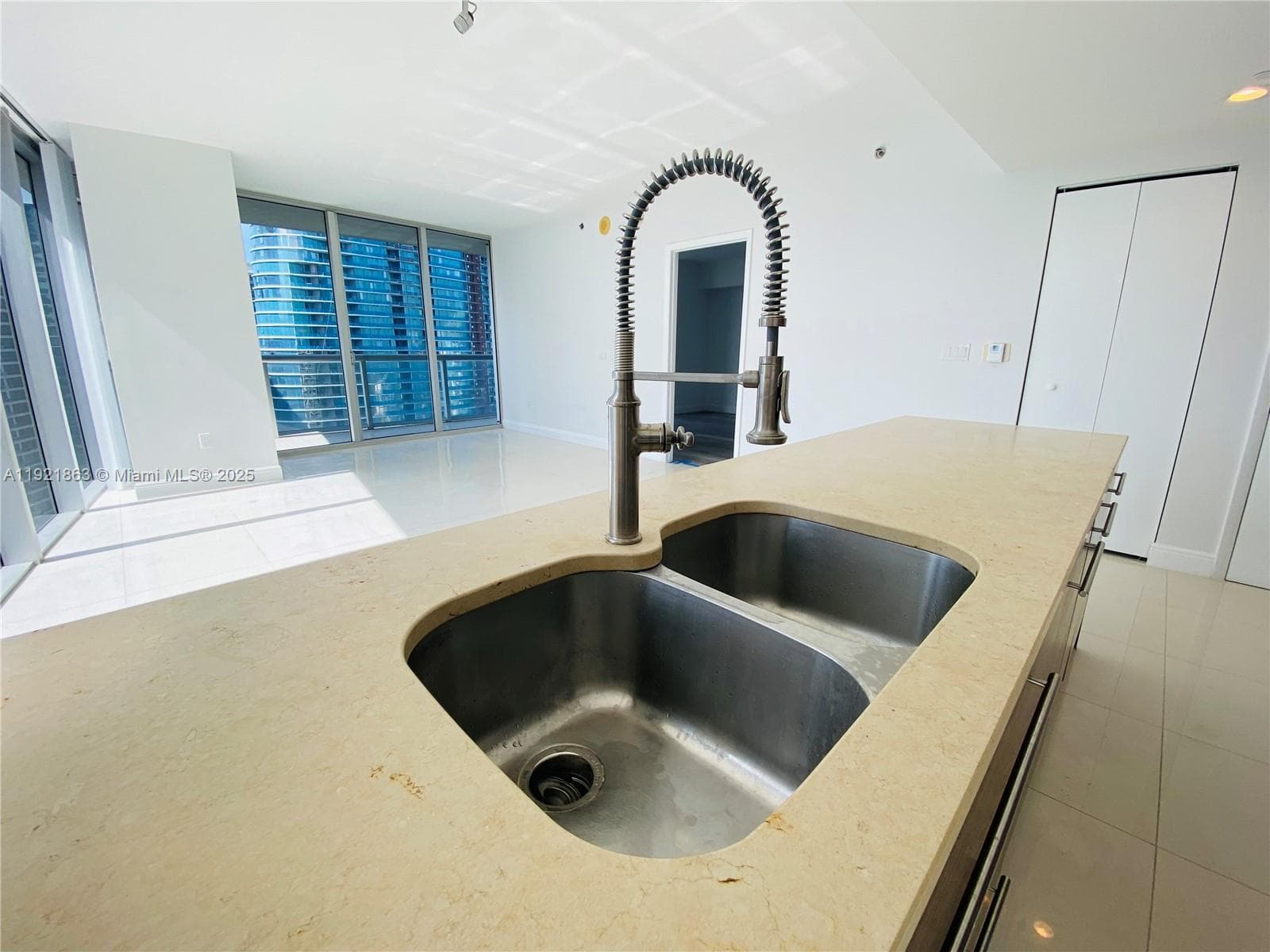 475 Brickell Ave # 3715, Miami FL 33131 — 6