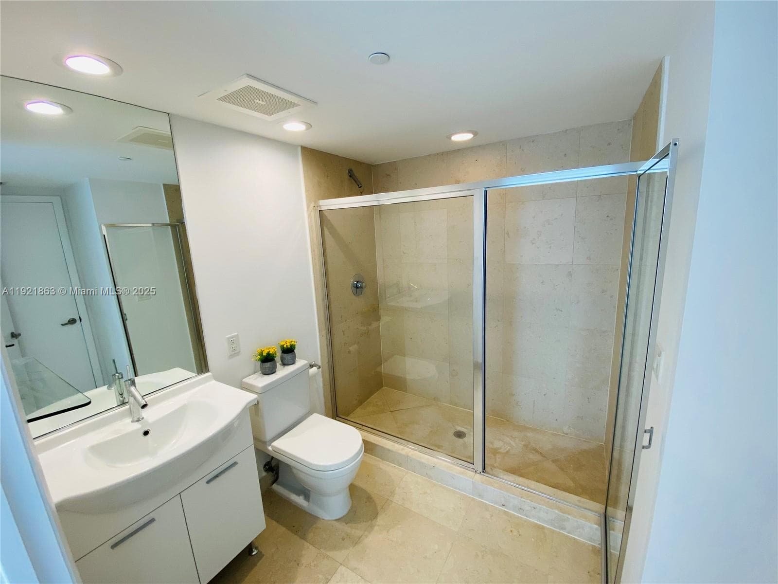 475 Brickell Ave # 3715, Miami FL 33131 — 16
