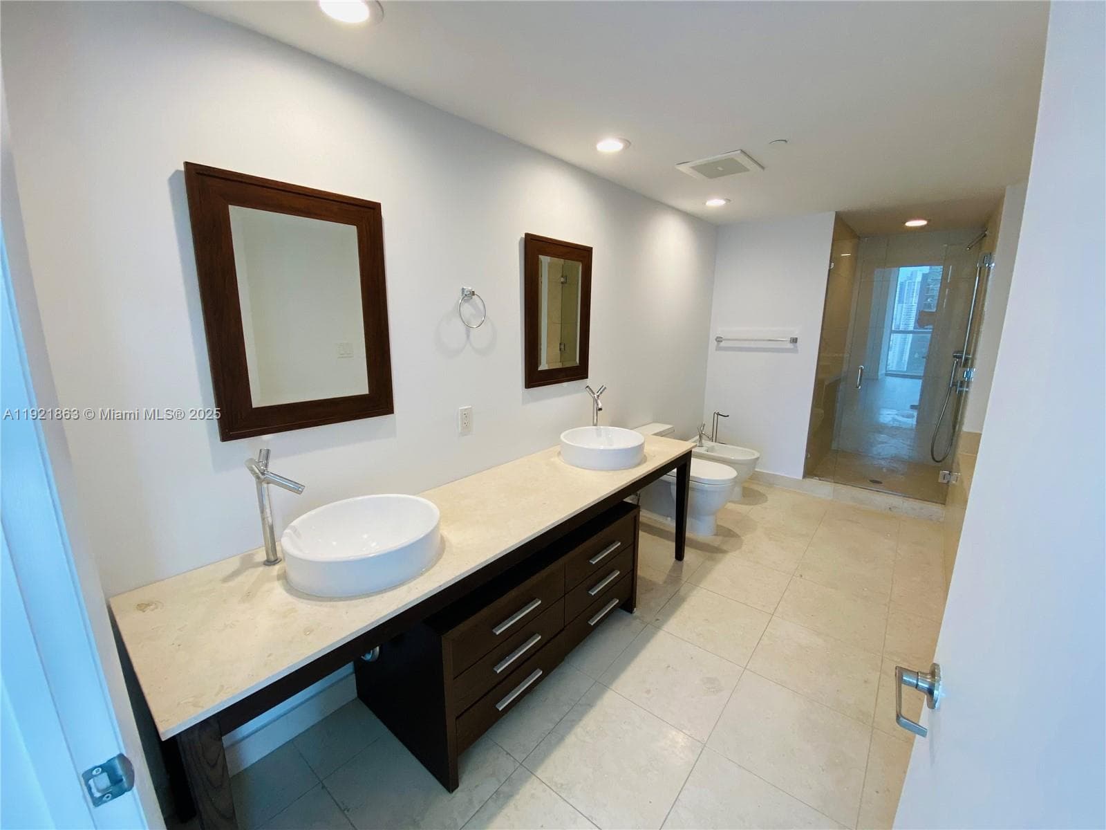 475 Brickell Ave # 3715, Miami FL 33131 — 12