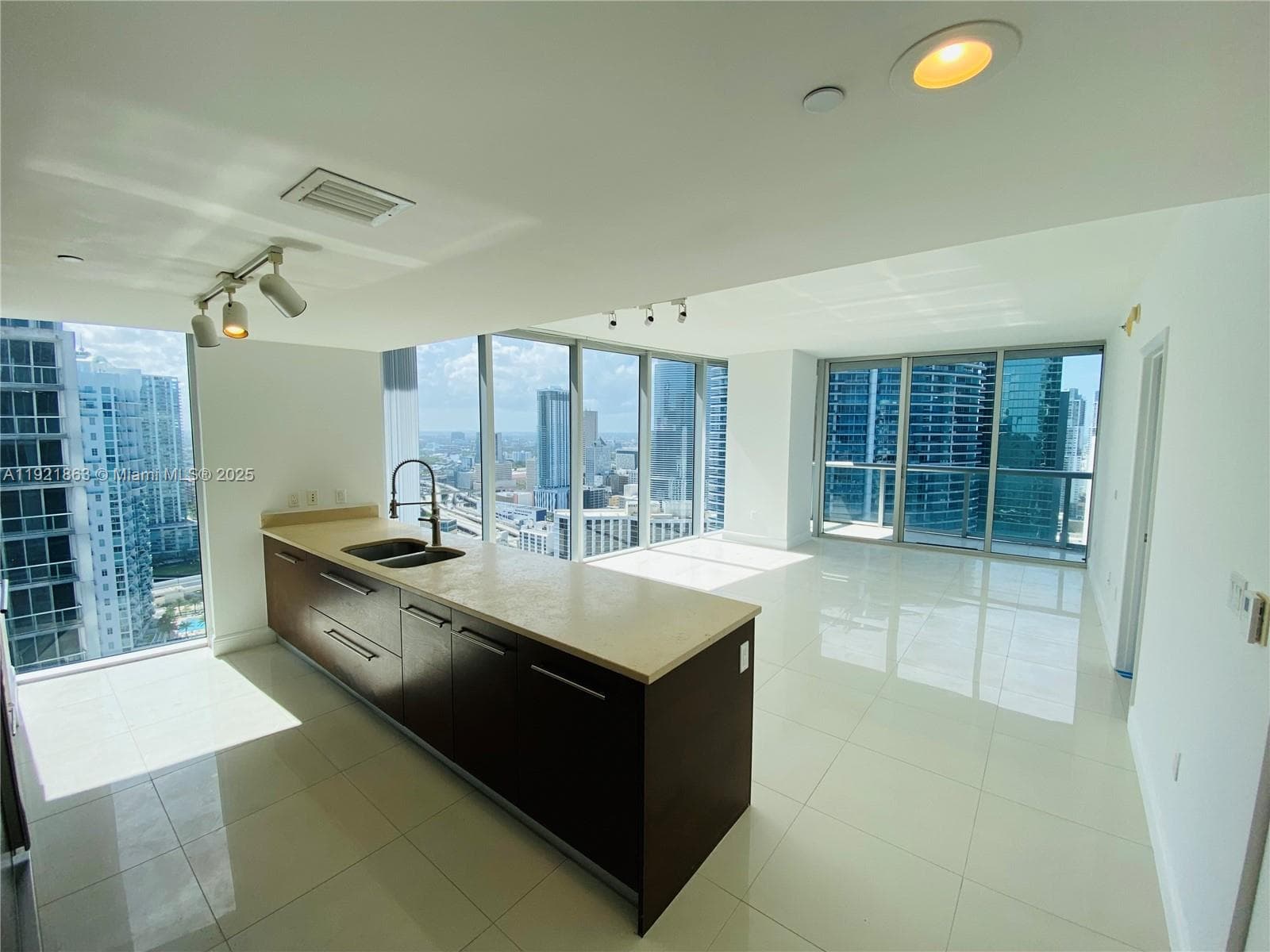 475 Brickell Ave # 3715, Miami FL 33131 — 3