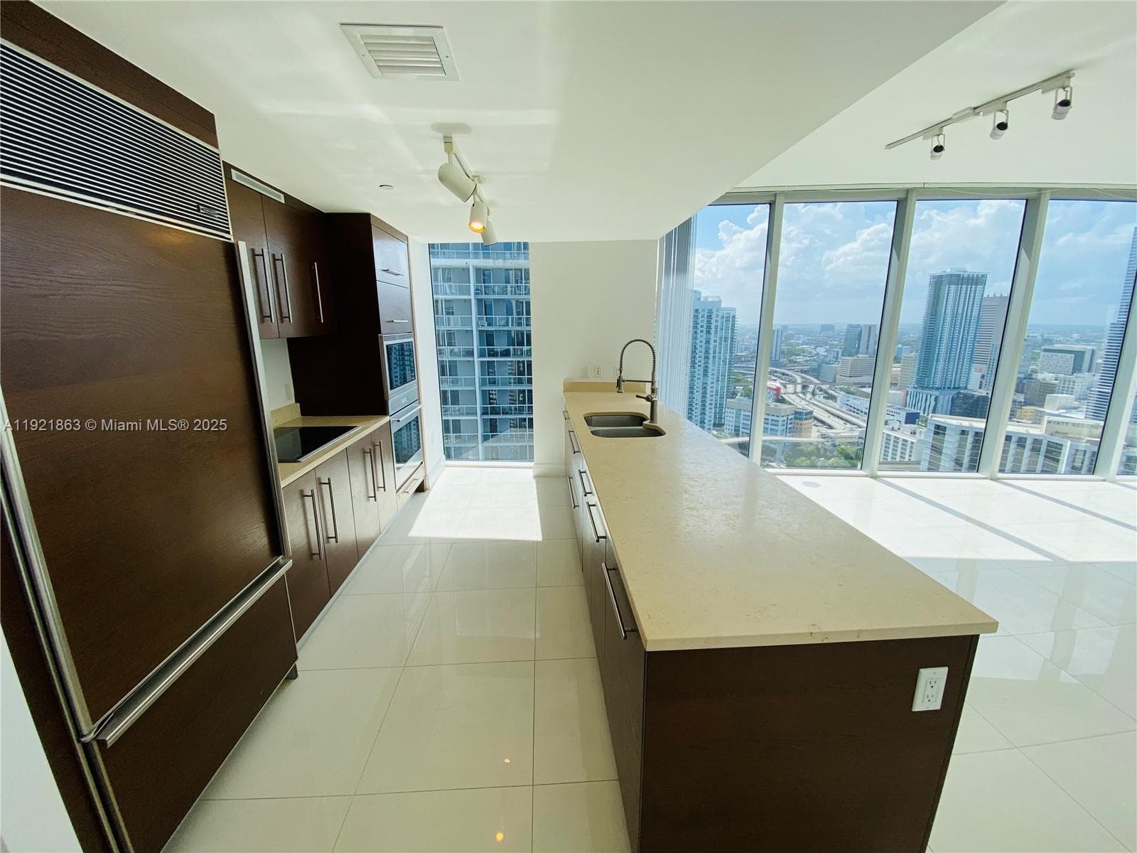 475 Brickell Ave # 3715, Miami FL 33131 — 5
