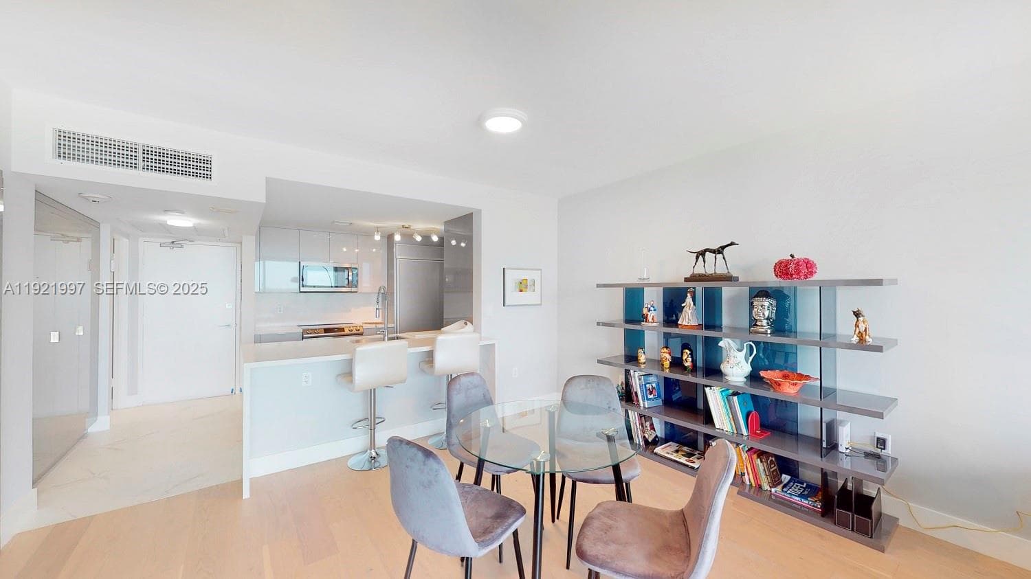 10275 Collins Ave # 724, Bal Harbour FL 33154 — 2
