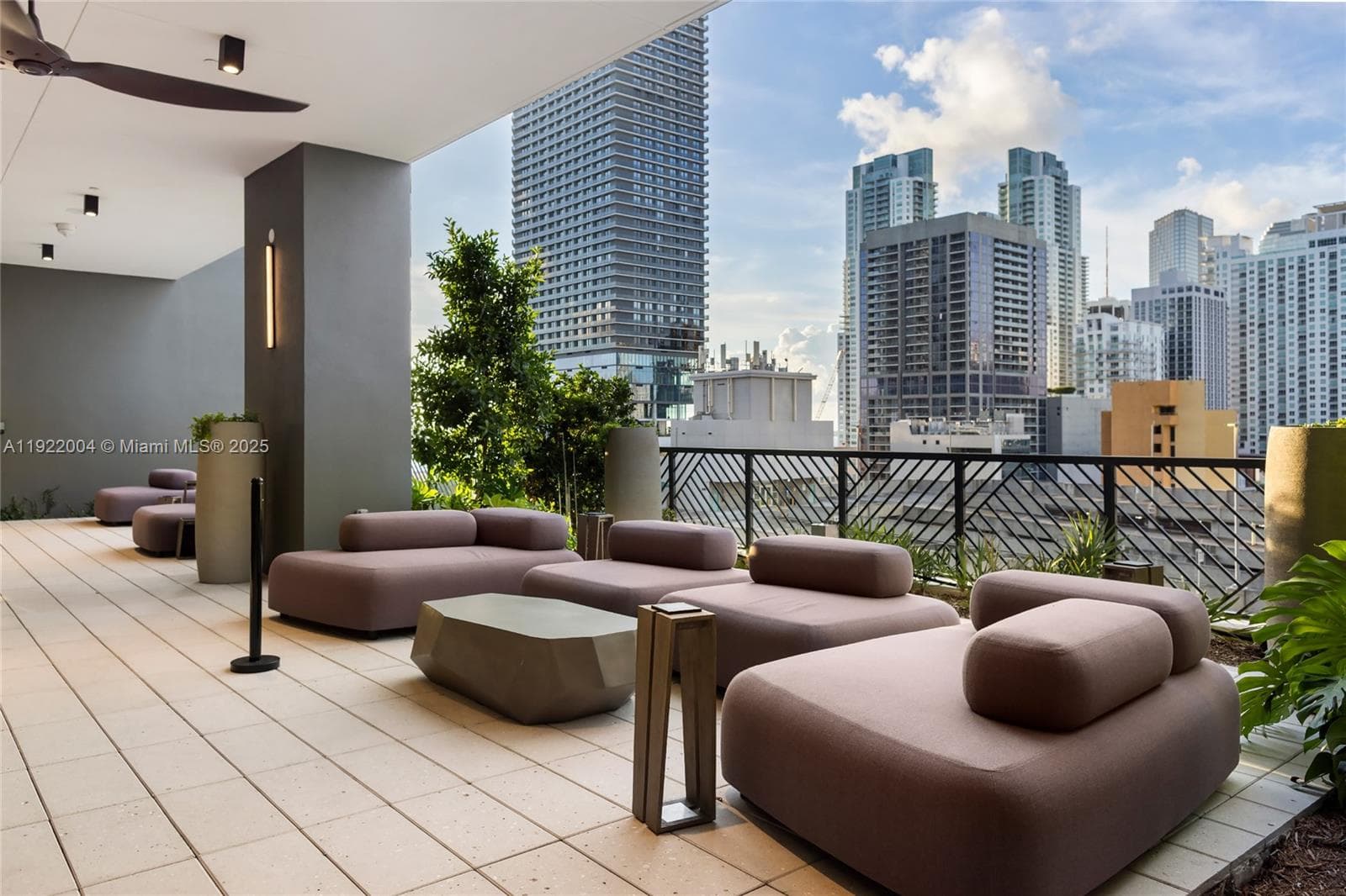 159 NE 6th St # 3002, Miami FL 33132 — 75