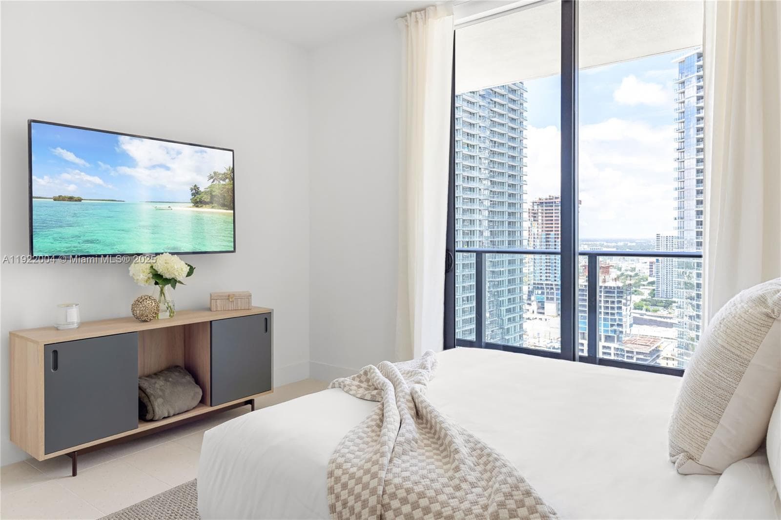 159 NE 6th St # 3002, Miami FL 33132 — 21