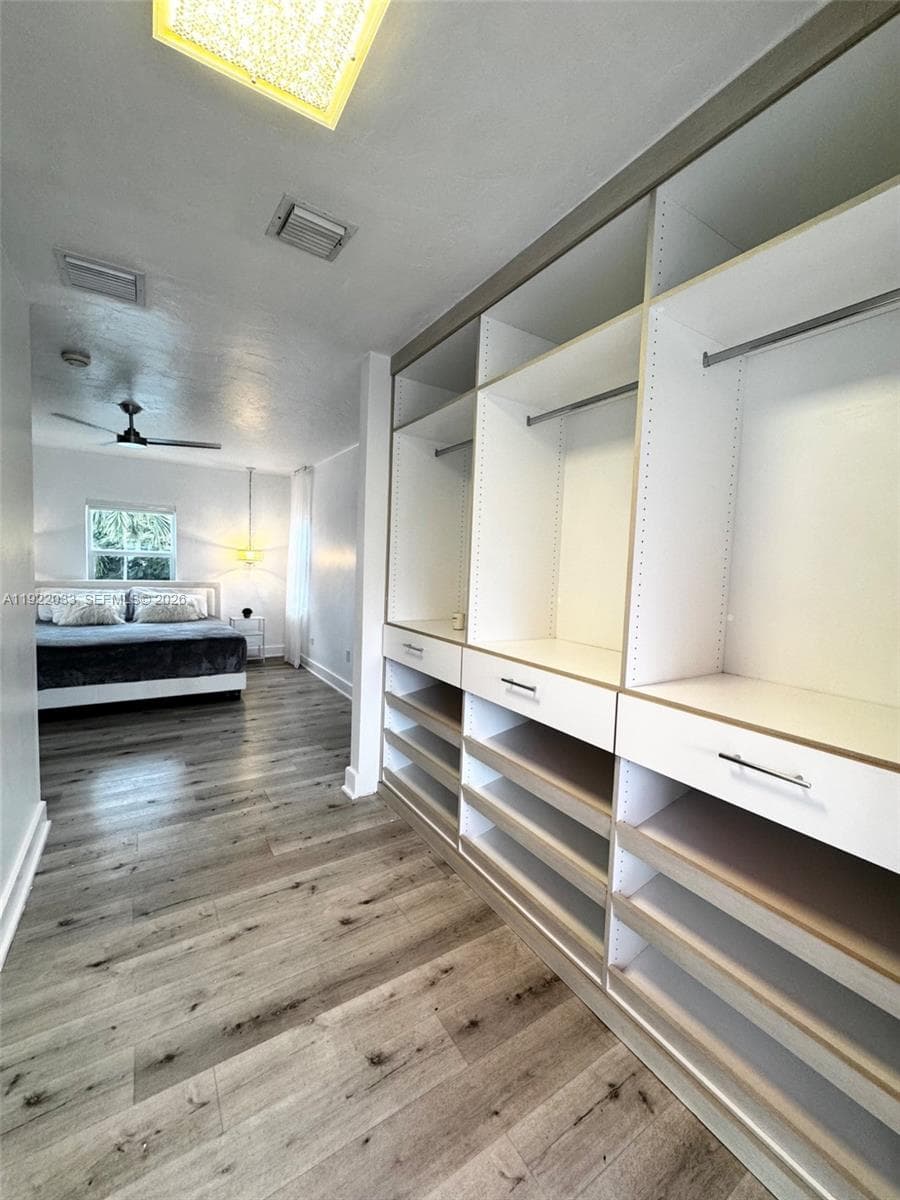 3470 Sheridan Ave, Miami Beach FL 33140 — 26