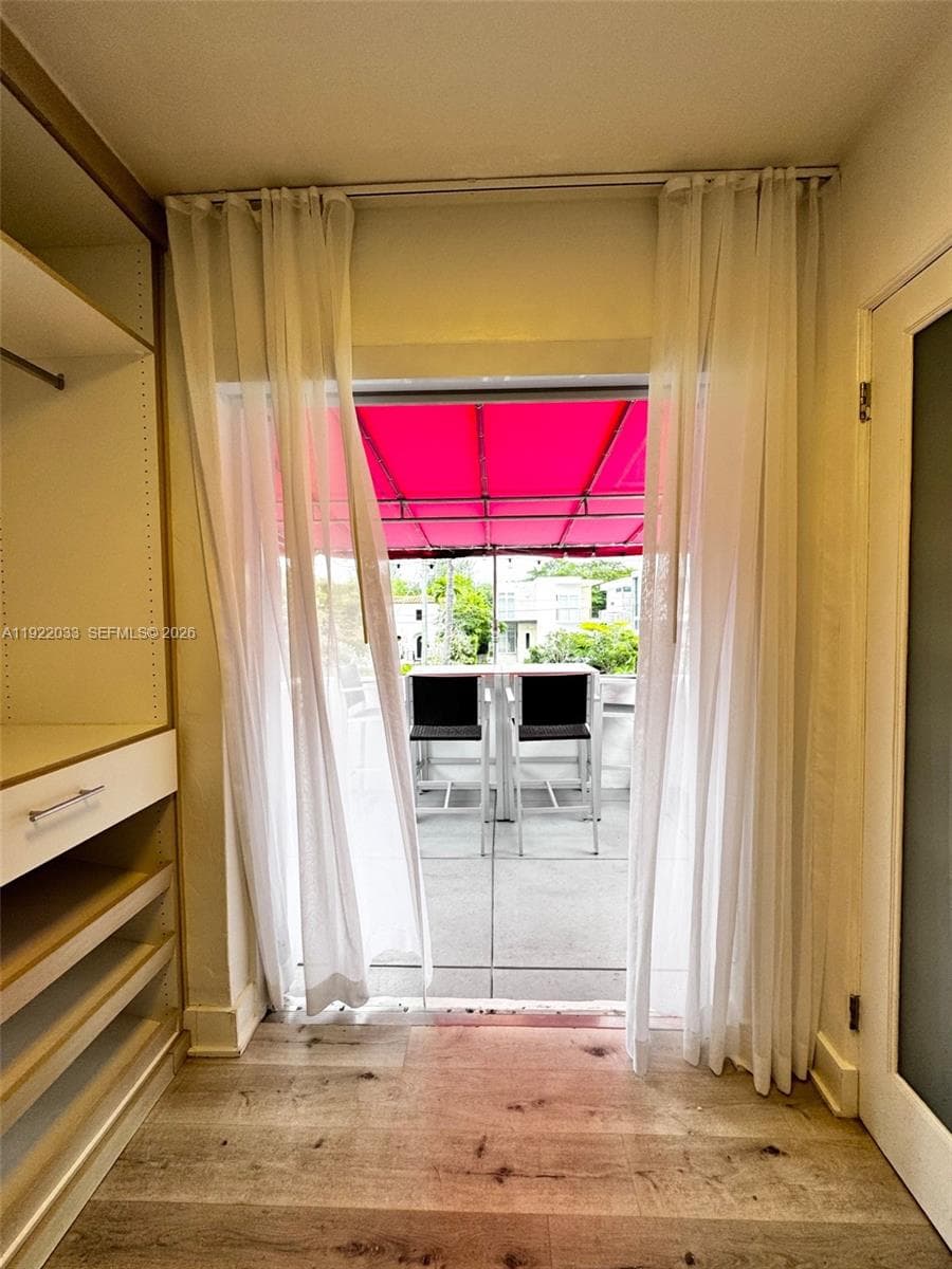 3470 Sheridan Ave, Miami Beach FL 33140 — 32