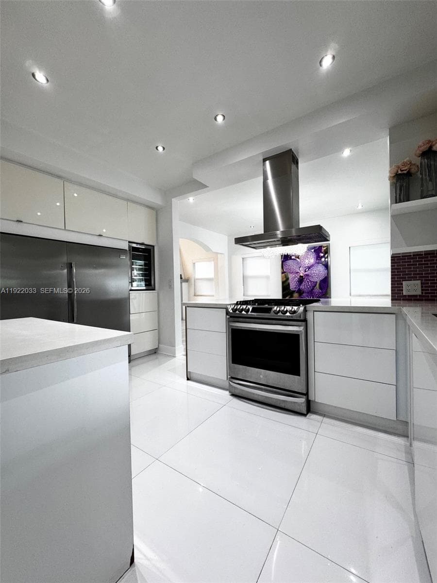 3470 Sheridan Ave, Miami Beach FL 33140 — 11