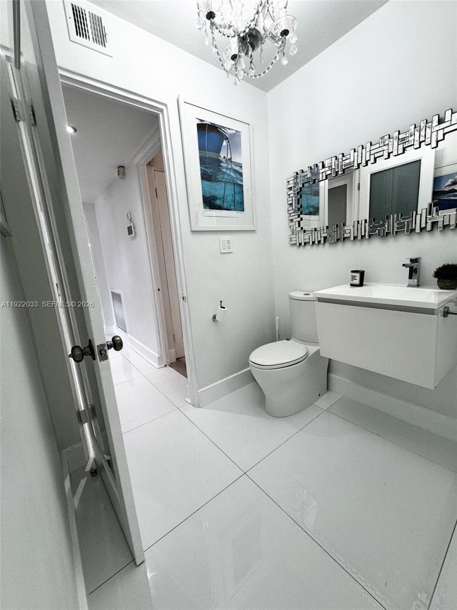3470 Sheridan Ave, Miami Beach FL 33140 — 19