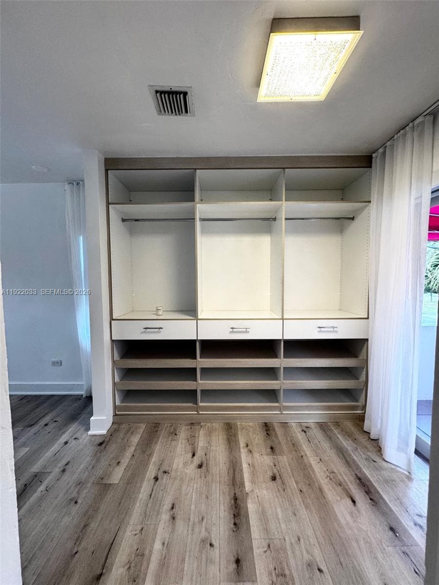 3470 Sheridan Ave, Miami Beach FL 33140 — 29