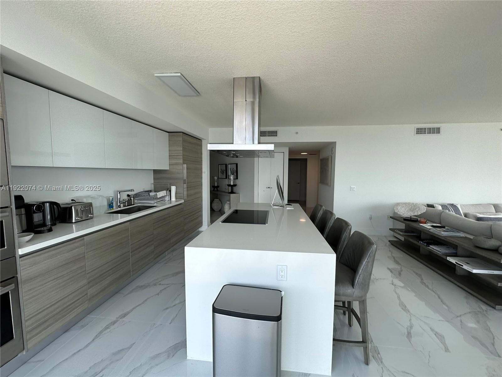 330 Sunny Isles Blvd # 2002, Sunny Isles Beach FL 33160 — 33