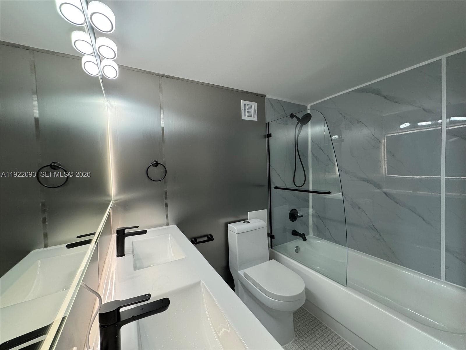 1200 West Ave # 15, Miami Beach FL 33139 — 36