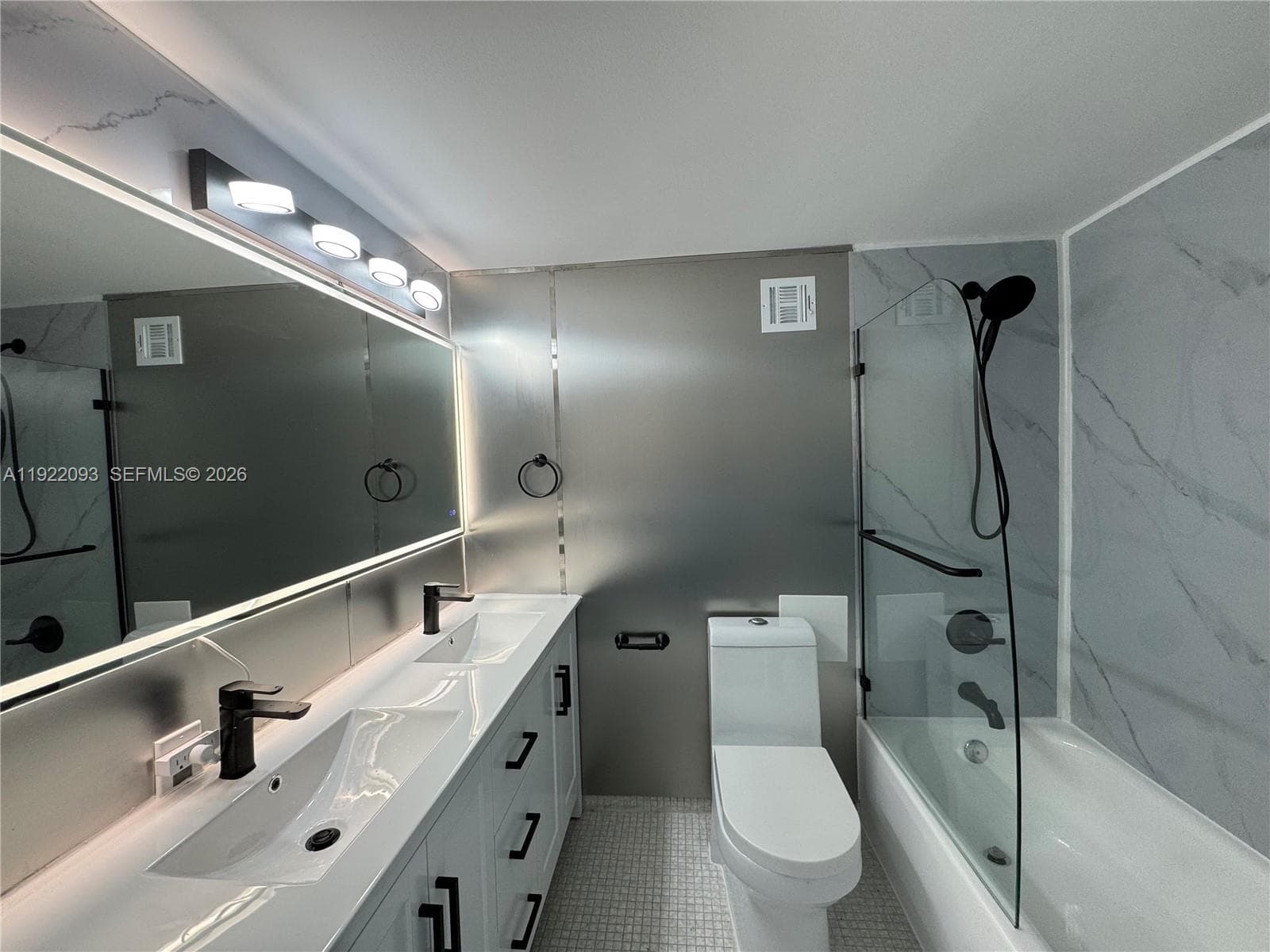 1200 West Ave # 15, Miami Beach FL 33139 — 37