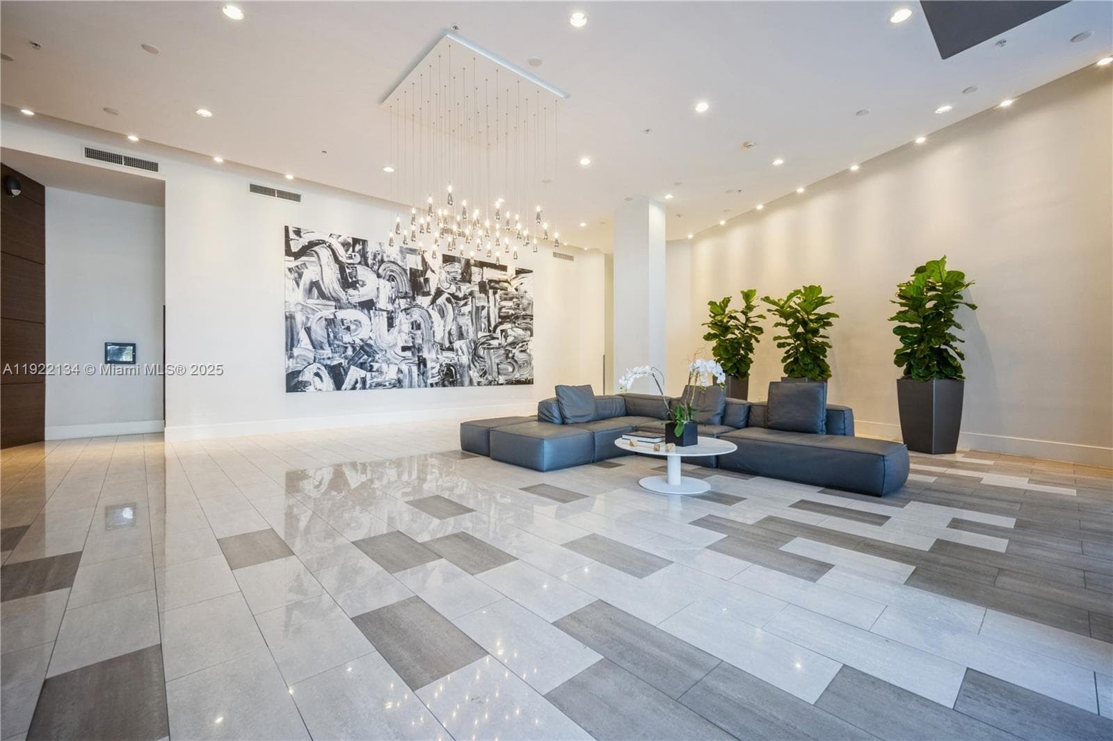 2001 Meridian Ave # 512, Miami Beach FL 33139 — 27