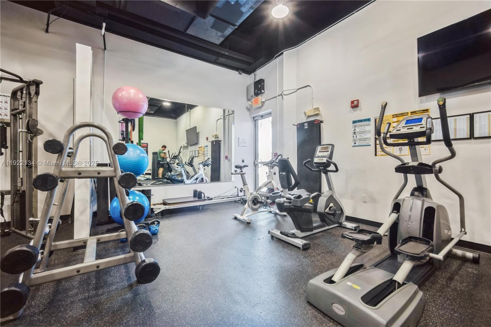 2001 Meridian Ave # 512, Miami Beach FL 33139 — 26