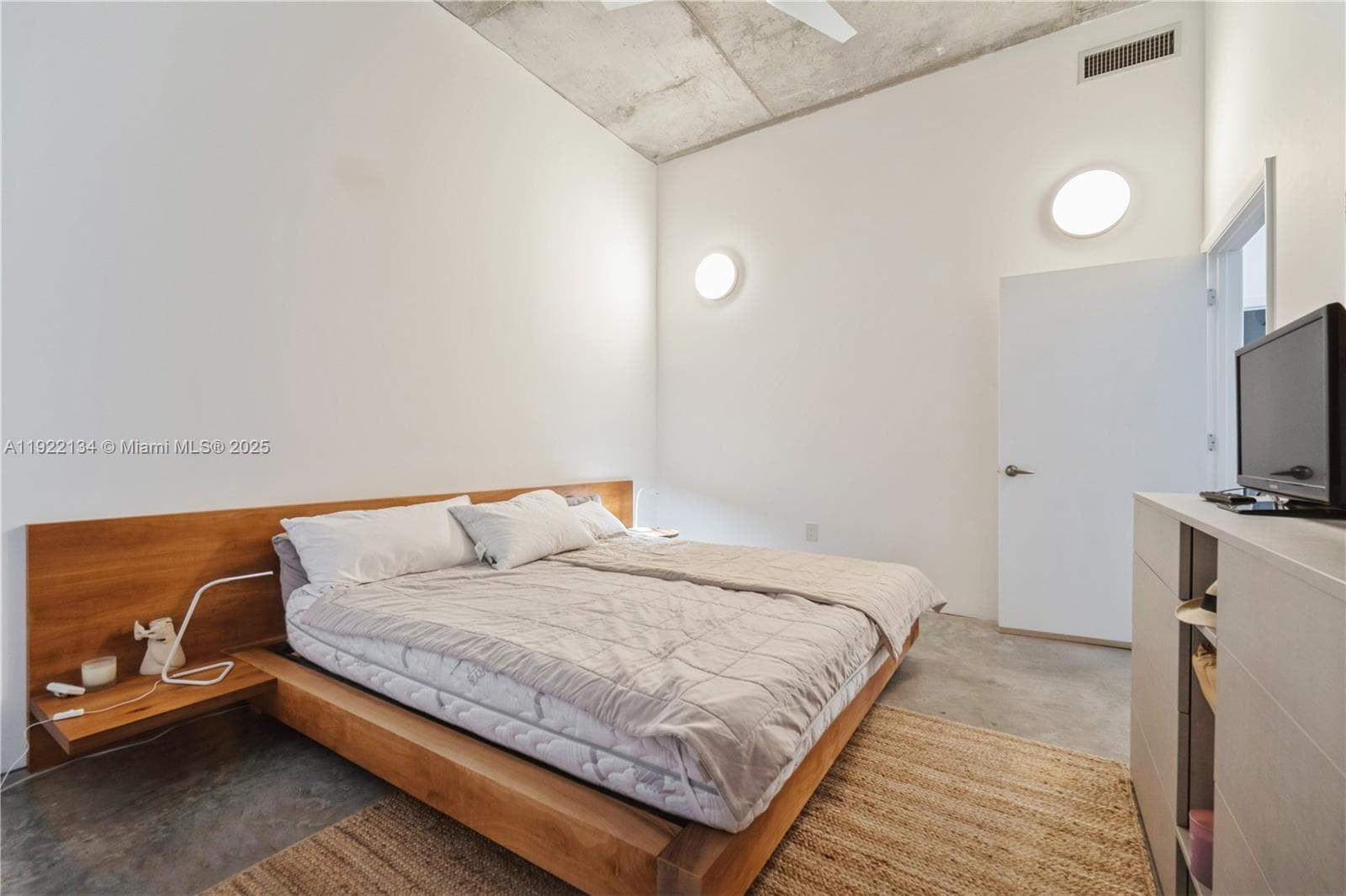 2001 Meridian Ave # 512, Miami Beach FL 33139 — 20