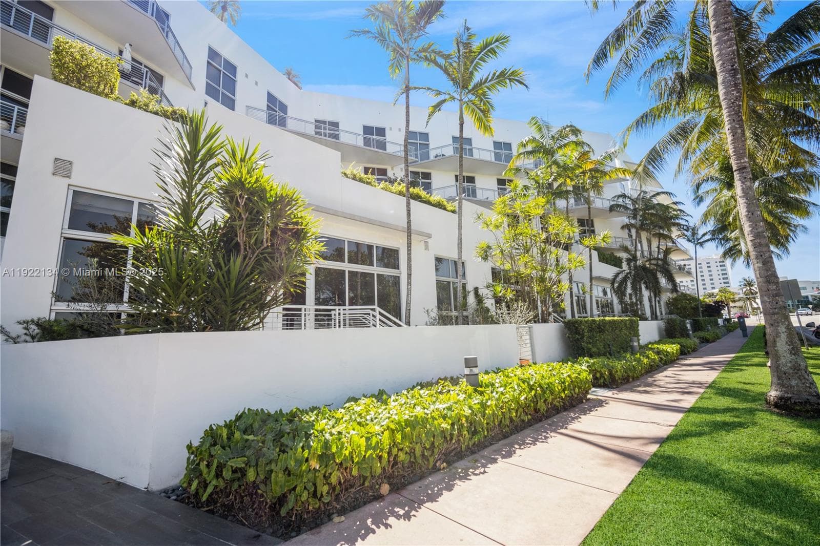 2001 Meridian Ave # 512, Miami Beach FL 33139 — 29